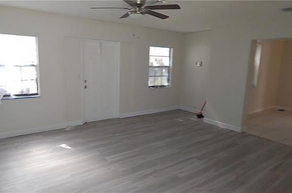 4th image of 500 NW 15th Ave