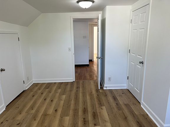 4th image of 409 1/2 N Clark St #409-1/2