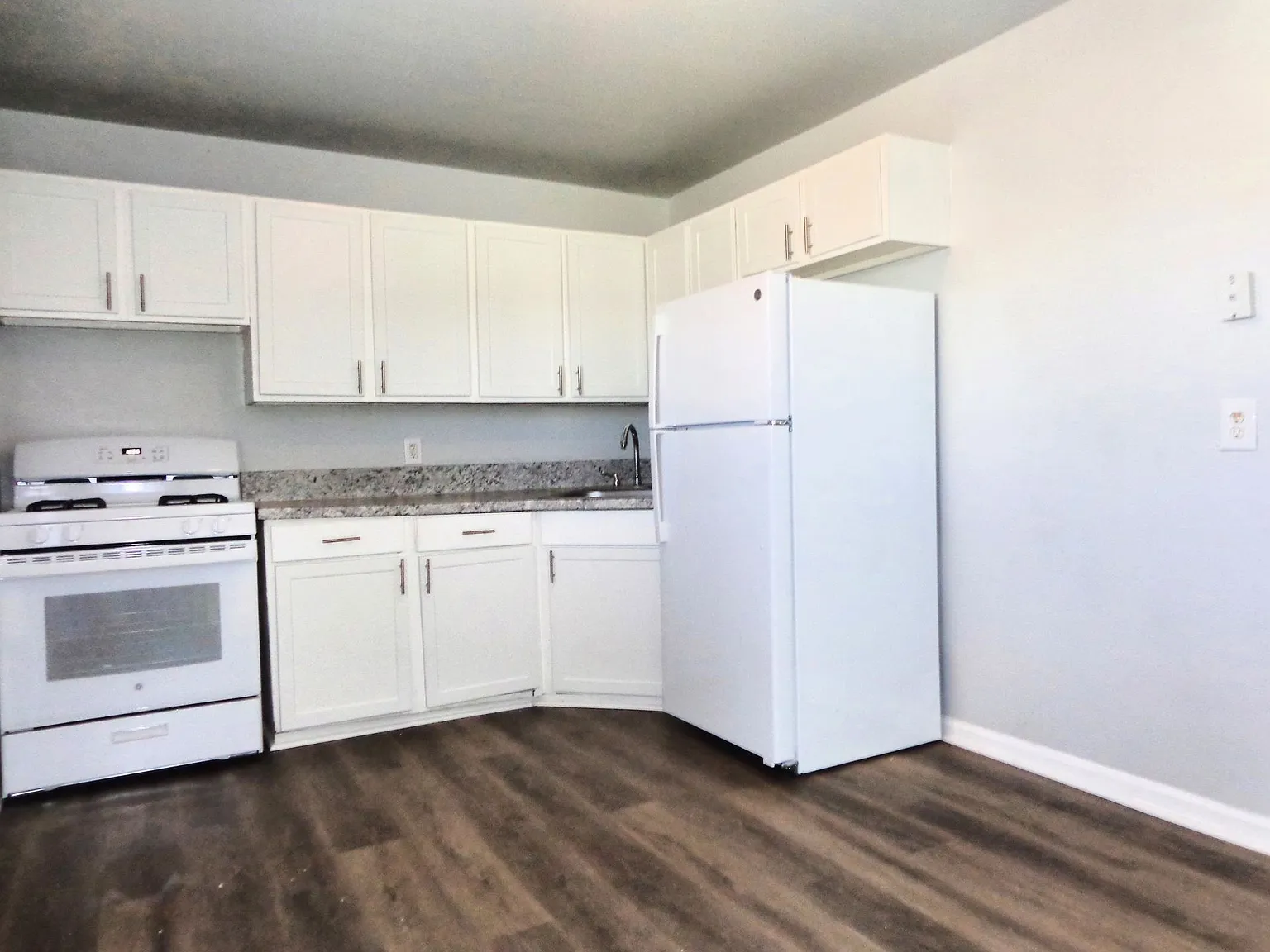 Pembroke Pines Apartments — Photo 2