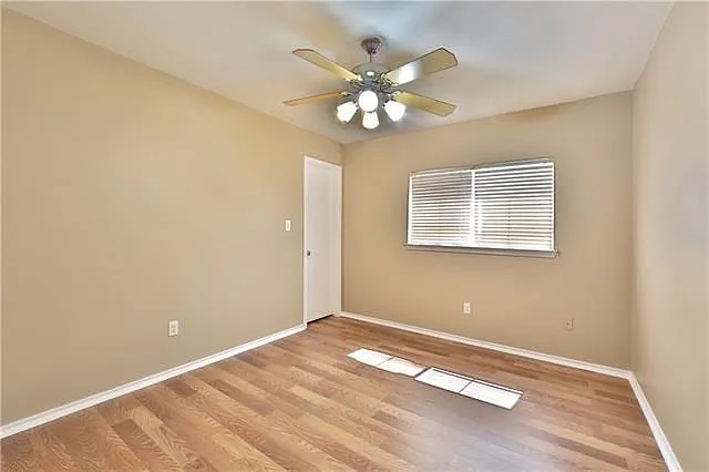 505 Catumet Dr — Photo 14
