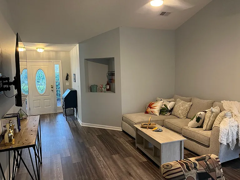 4504 Planters Row Way — Photo 3