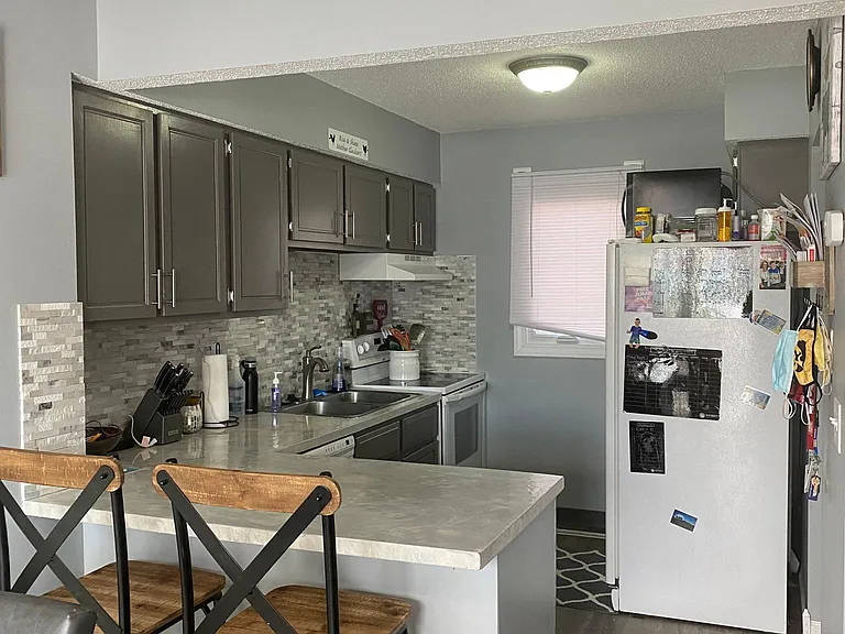 Johnathan Ave — Photo 12