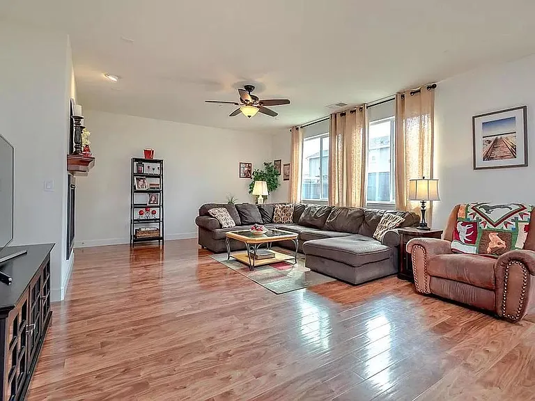2454 Muller Pl — Photo 12