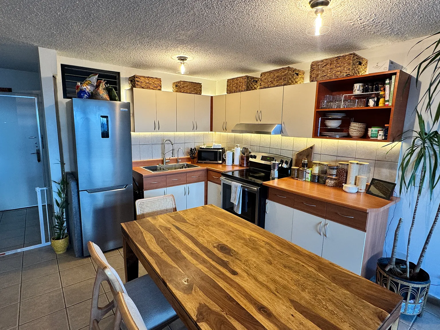 3 bed, 1.5 bath, 793 sqft, $1,750 — Photo 3