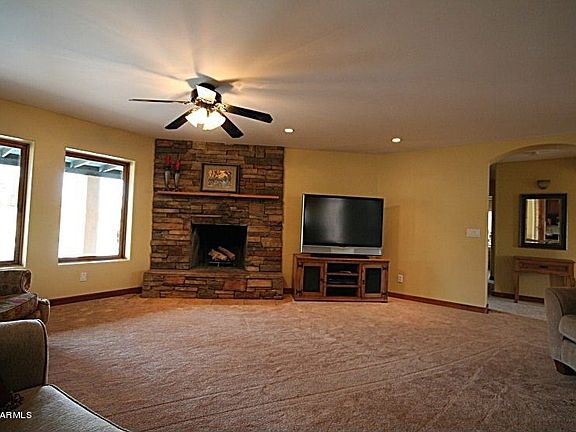 4th image of 5250 E Voltaire Ave