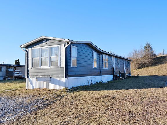 2nd image of 5 Cardinal Dr