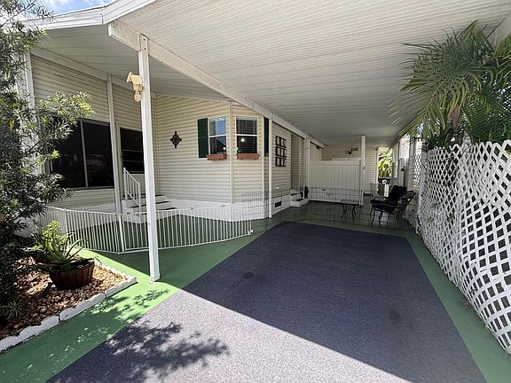 5th image of 6567 NW 34th Avenue