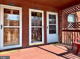 202 Garnet Dr, Burlington, NJ 08016