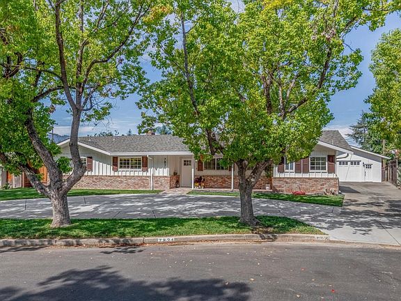 4th image of 7821 Filice Dr