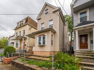 132 W Grand St, Elizabeth, NJ 07202