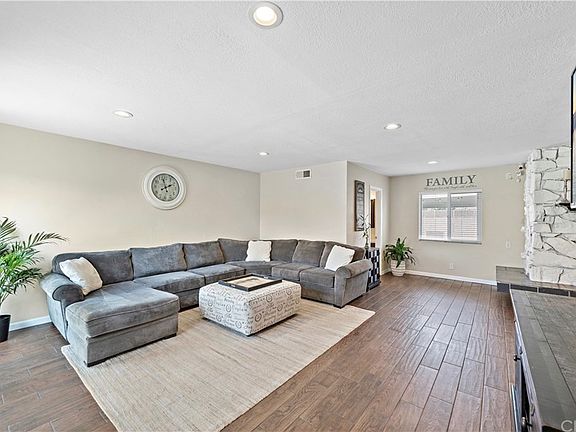 4th image of 7923 Goldenrod Cir