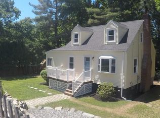 4 Grove St, Middleton, MA 01949