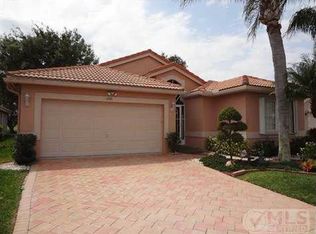 6589 Sun River Rd, Boynton Beach, FL 33437