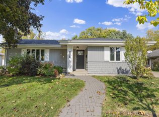 1201 James St, Geneva, IL 60134