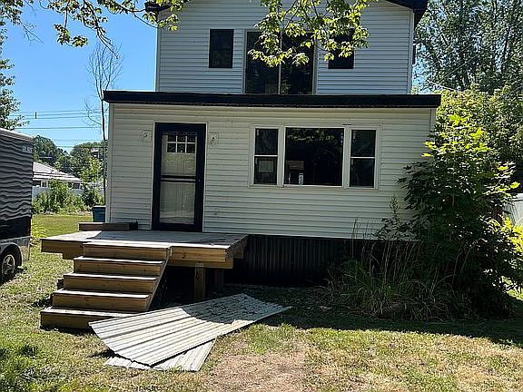 2nd image of 9519 Southwood Dr