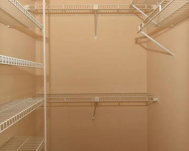 Rose Alice Apartments — Photo 14