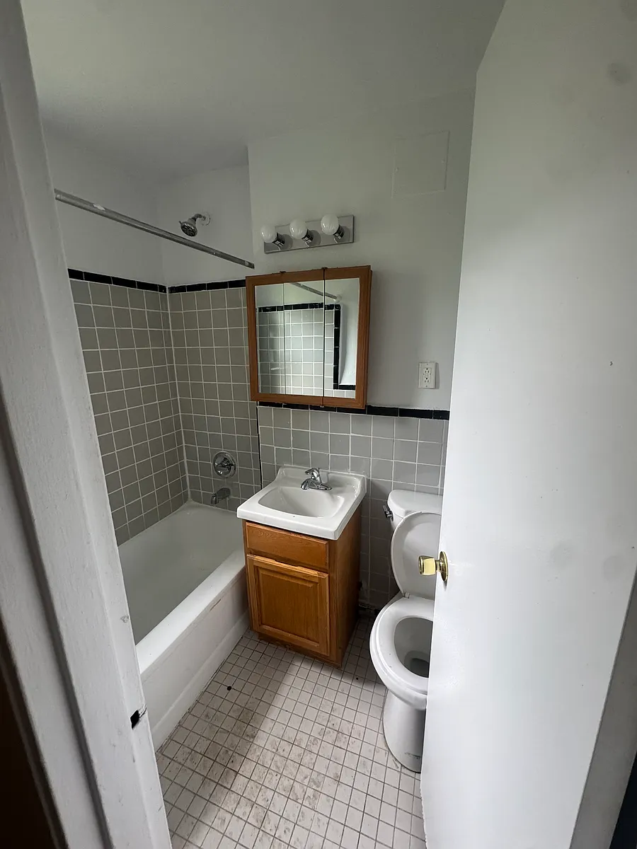 Building Photo - 37-35 97th St #2B