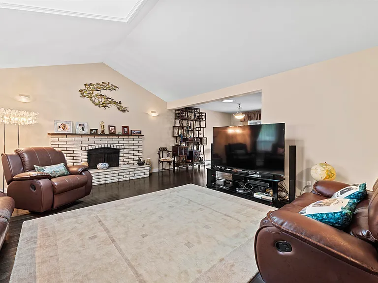 7080 Lucas Rd — Photo 23