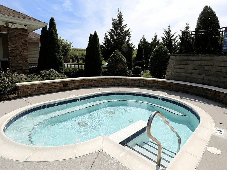 1190 Meridian Cir — Photo 25
