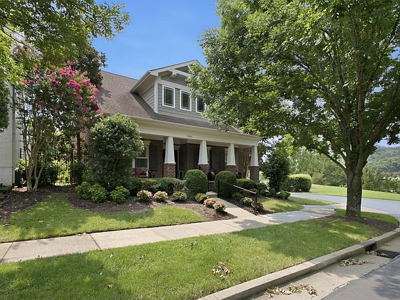 2nd image of 1446 Burnside Dr