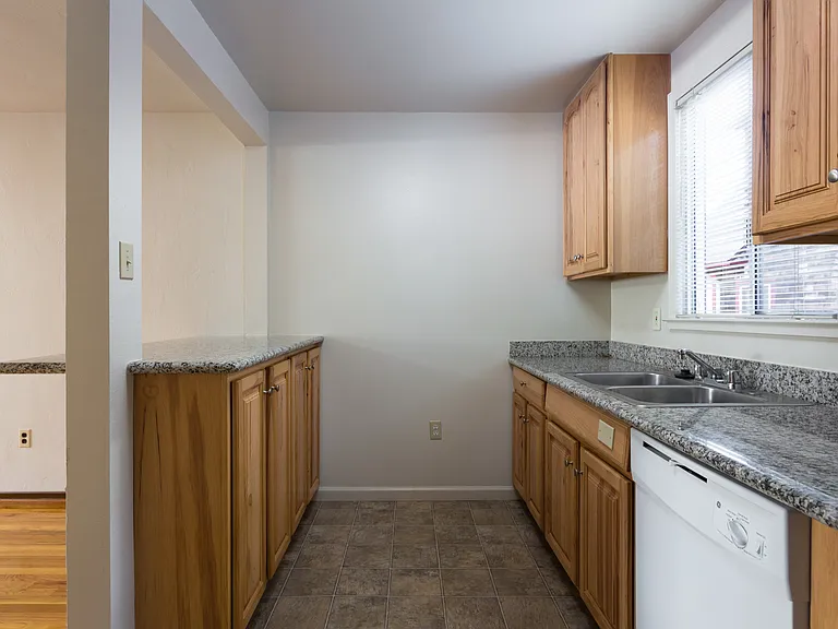 6601-6605 Moeser Ln — Photo 4