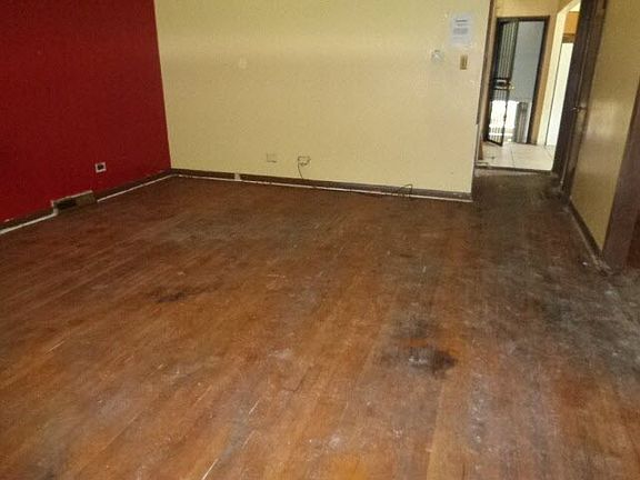 3rd image of 14249 Kenwood Ave
