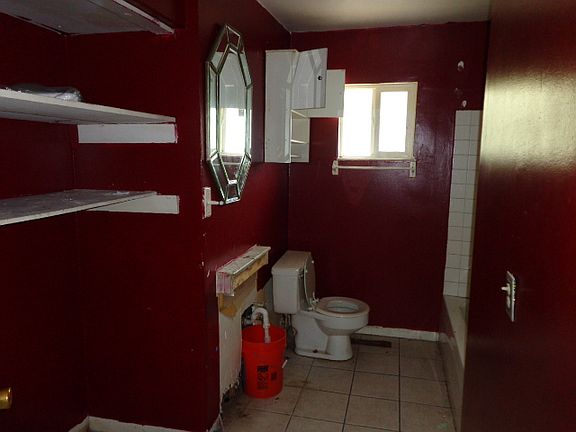 4th image of 2236 Brentnell Blvd