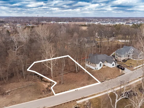 10710 Dartmoor Way, Zionsville, IN 46077