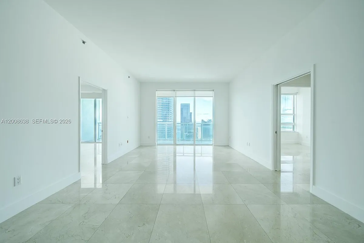 Building Photo - 950 Brickell Bay Dr #4805
