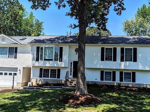4th image of 35870 Army Navy Dr