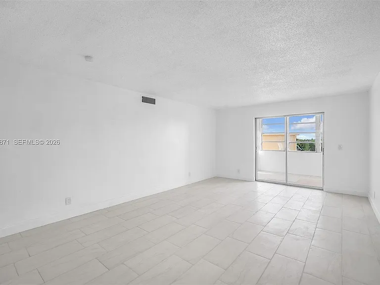 2601 NE 3rd Ct #4110 — Photo 18