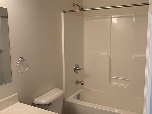 5th image of 183 Thoroughbred Cir