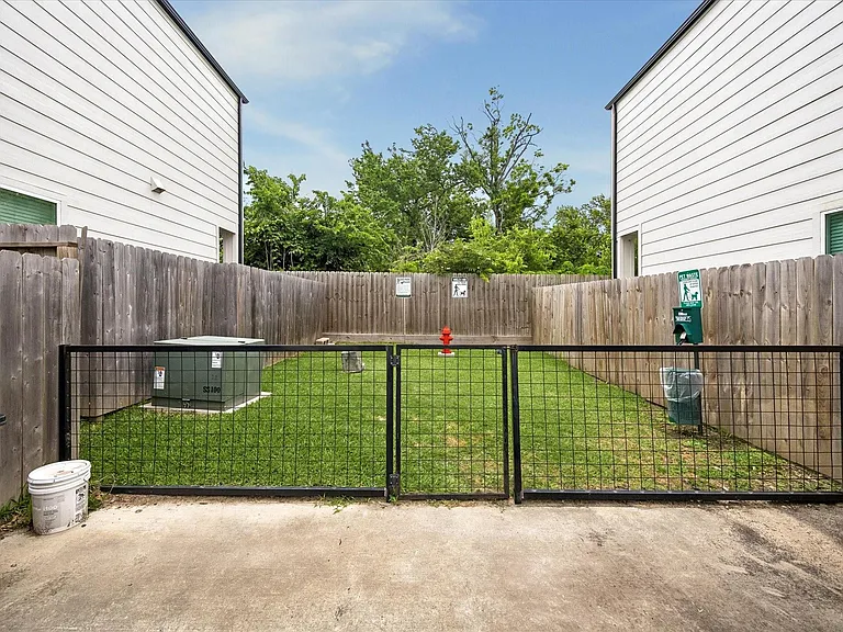 5709 White Magnolia St — Photo 23