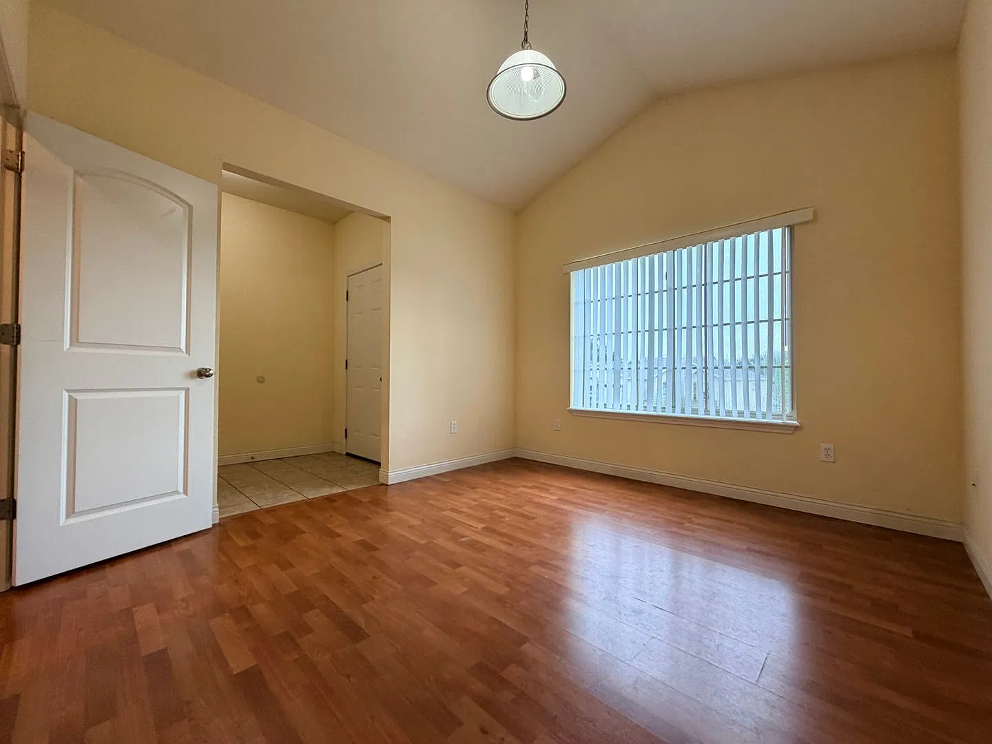 3 bed 2 bath home with Fenced in backyard! — Photo 4