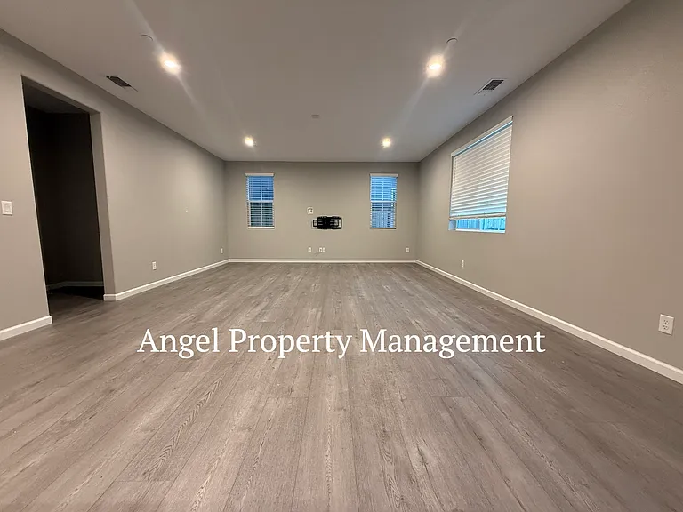 433 Fuchsia Ct — Photo 8