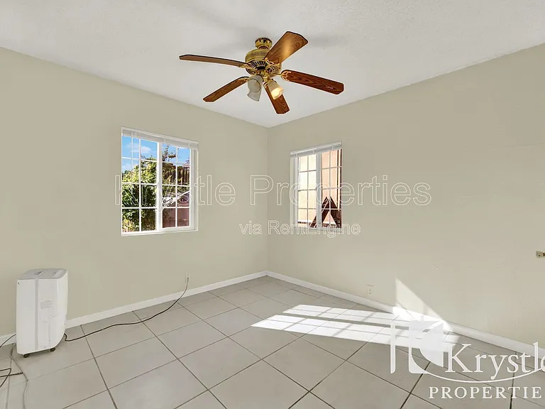 412 Home Acres Ave — Photo 7