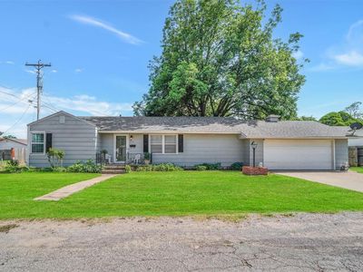 214 E Van Buren St, Mangum, OK, 73554