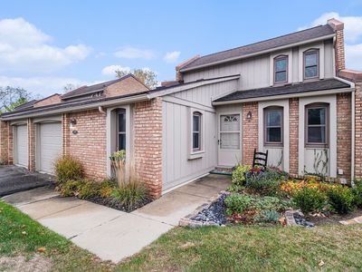 2993 Moon Lake Dr, West Bloomfield, MI, 48323