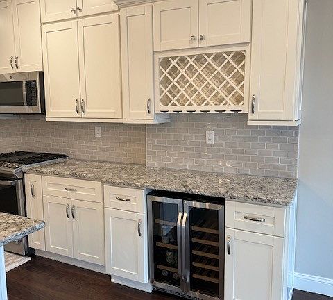 Kitchen with bar/coffee station