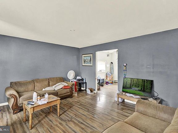 5th image of 1538 Luzerne St