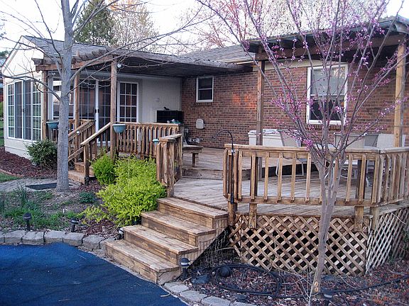 5th image of 1575 Basswood Ct