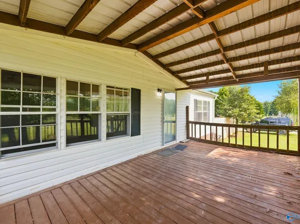 20029 Cox Rd W, Athens, AL 35611