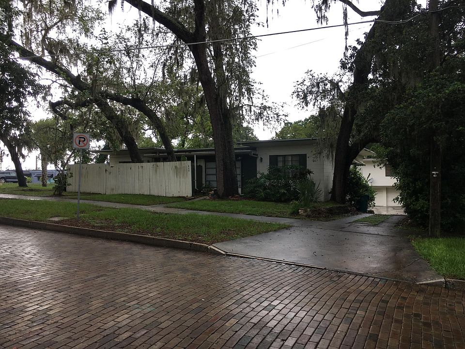 1st image of 803 Hillcrest St