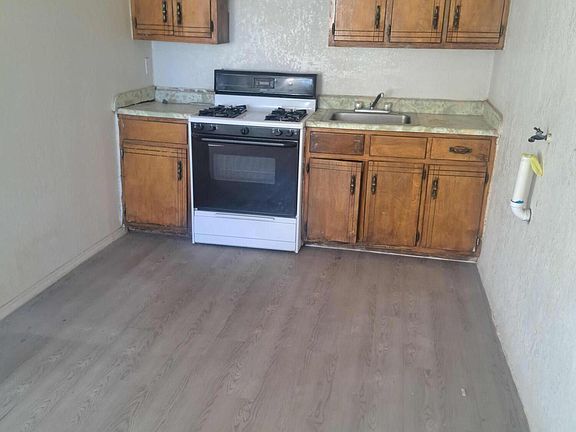 5th image of 845 NE Camp St #D