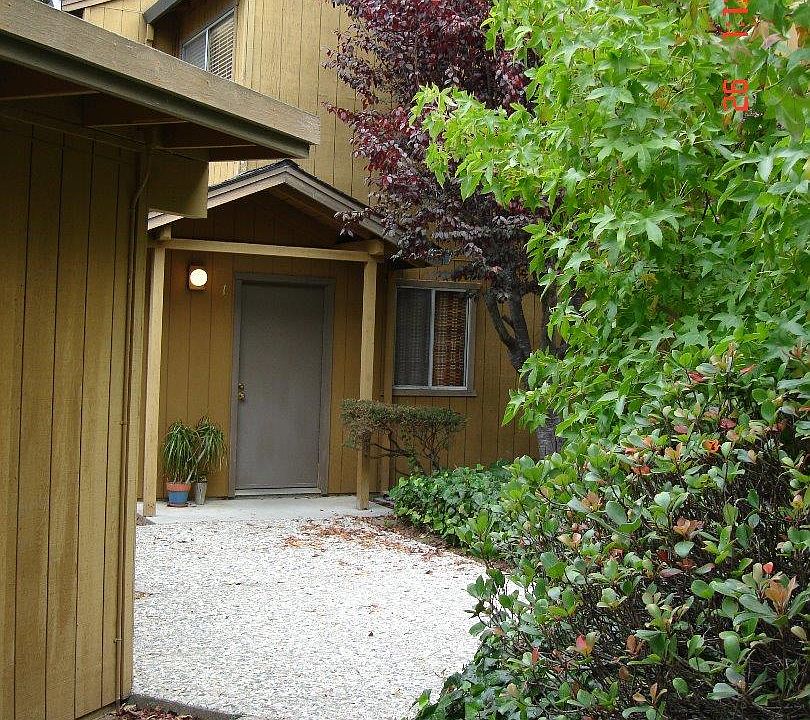 1st image of 126 Lloyd Ct APT 4
