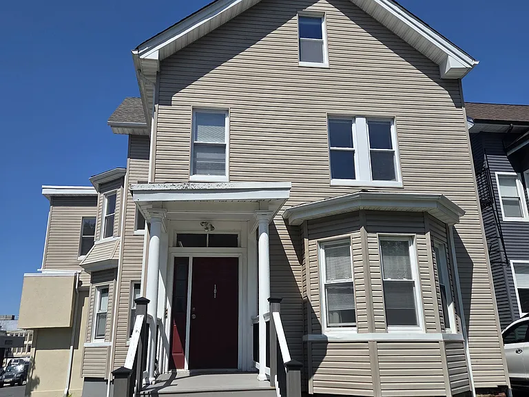 101 2nd St #2 — Photo 2