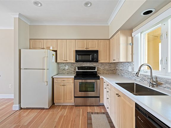 4th image of 5060 Harmony Cir APT 305