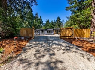 806 Sanford Ave SW, Lakebay, WA 98349