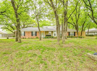 407 Country Meadow Dr, Mansfield, TX 76063