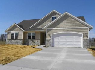 3502 Royal Dr SW, Cedar Rapids, IA 52404